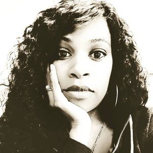 Meet your Posher, Shalandria